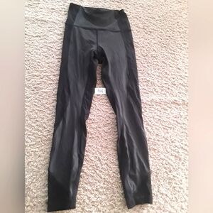 LULULEMON - Size 4 - Black - with Credit Card Pocket